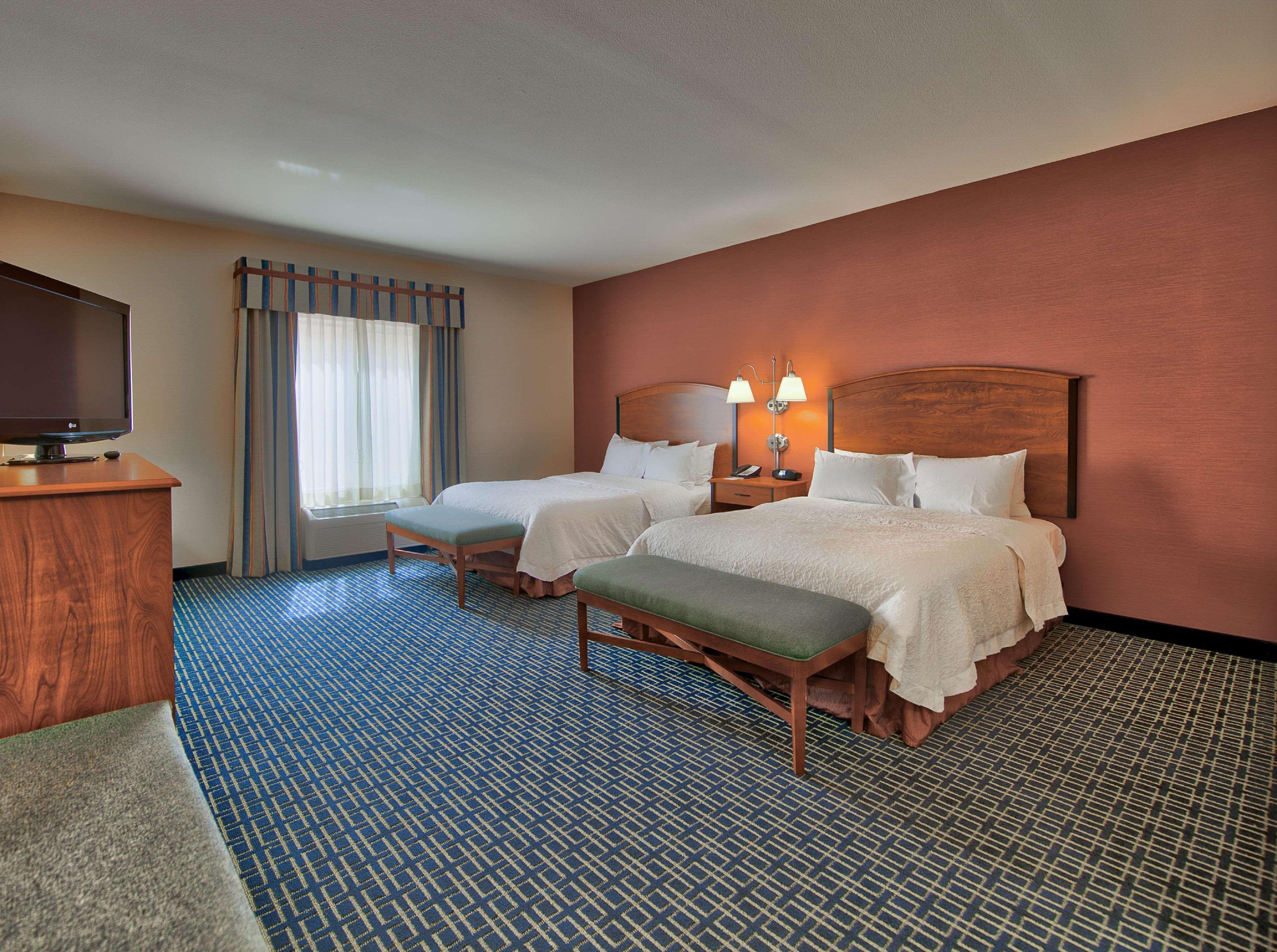 Hampton Inn & Suites Риджкрест Экстерьер фото