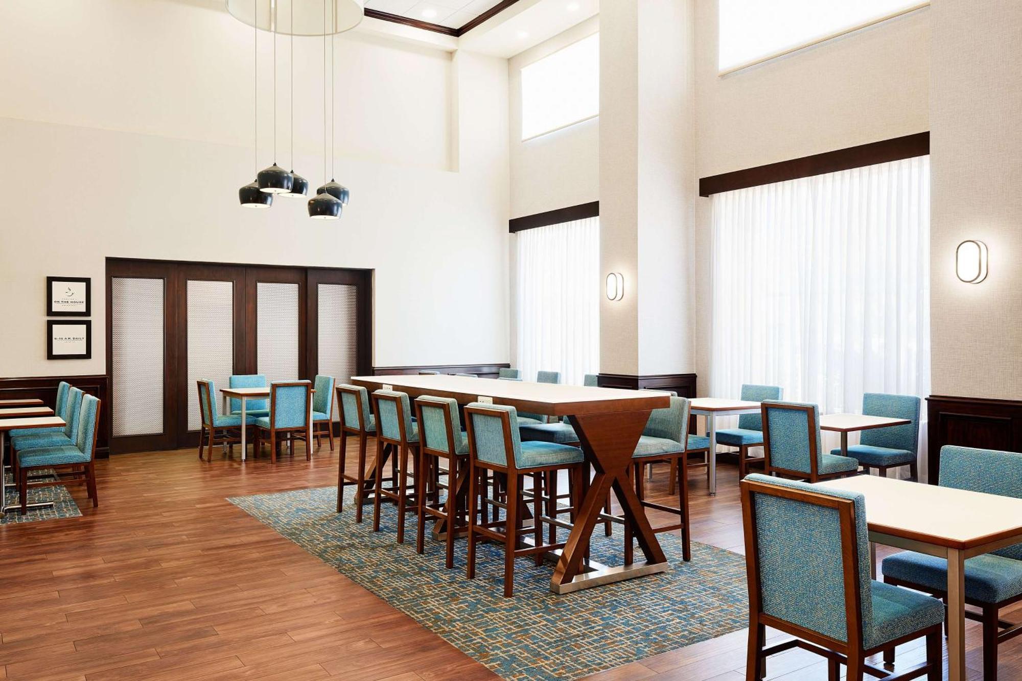 Hampton Inn & Suites Риджкрест Экстерьер фото