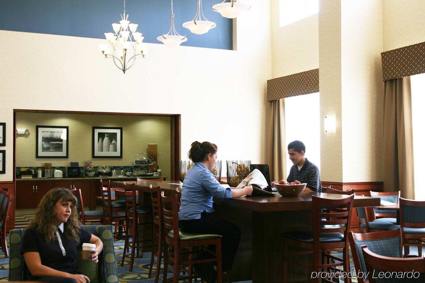 Hampton Inn & Suites Риджкрест Ресторан фото