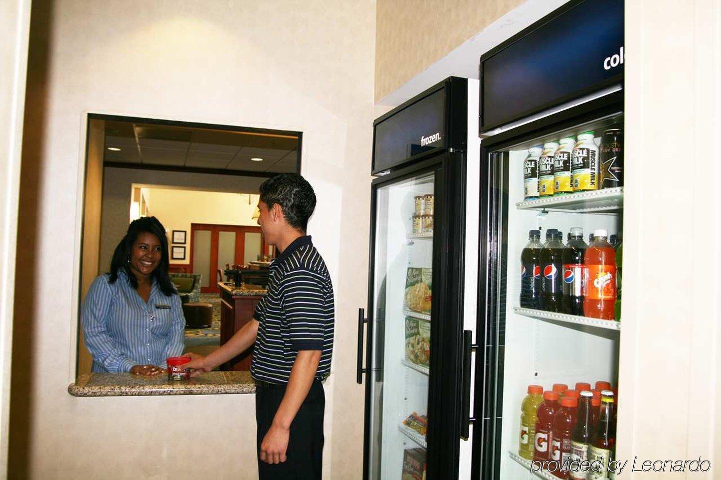 Hampton Inn & Suites Риджкрест Экстерьер фото