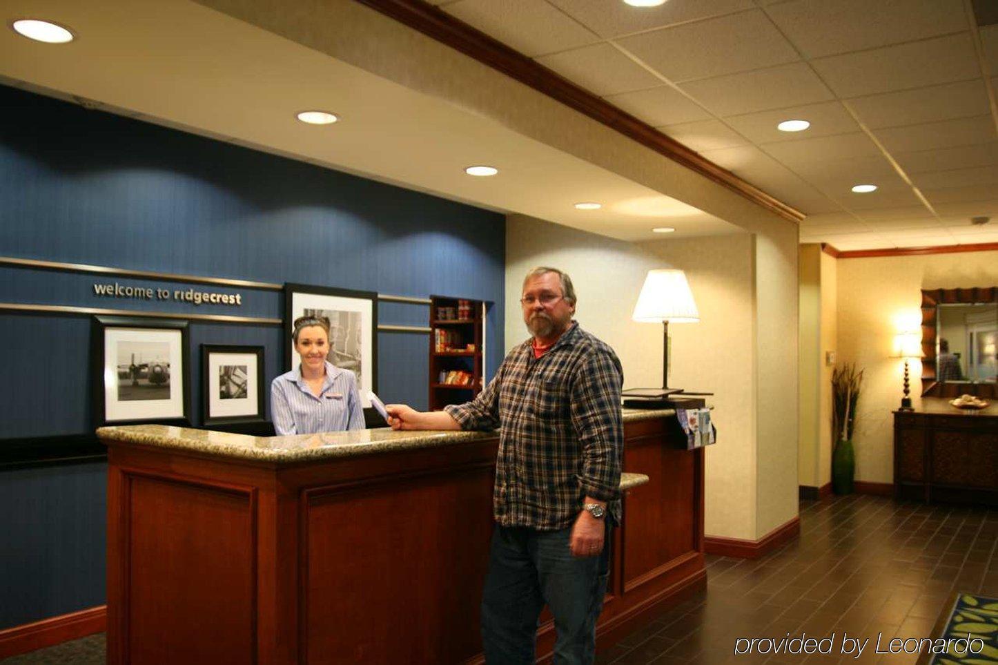 Hampton Inn & Suites Риджкрест Экстерьер фото