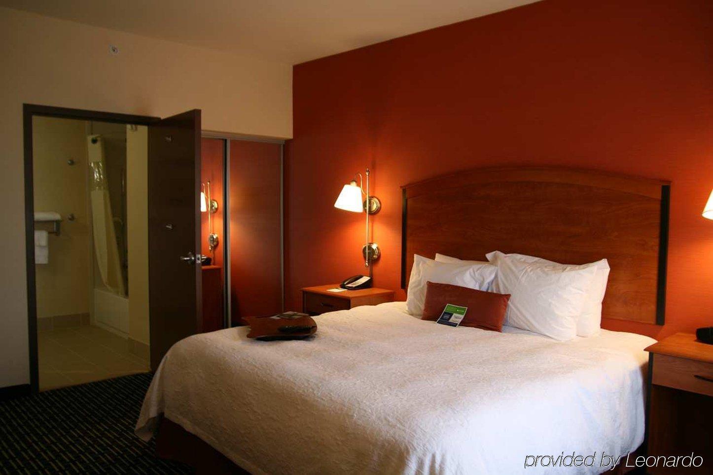 Hampton Inn & Suites Риджкрест Номер фото