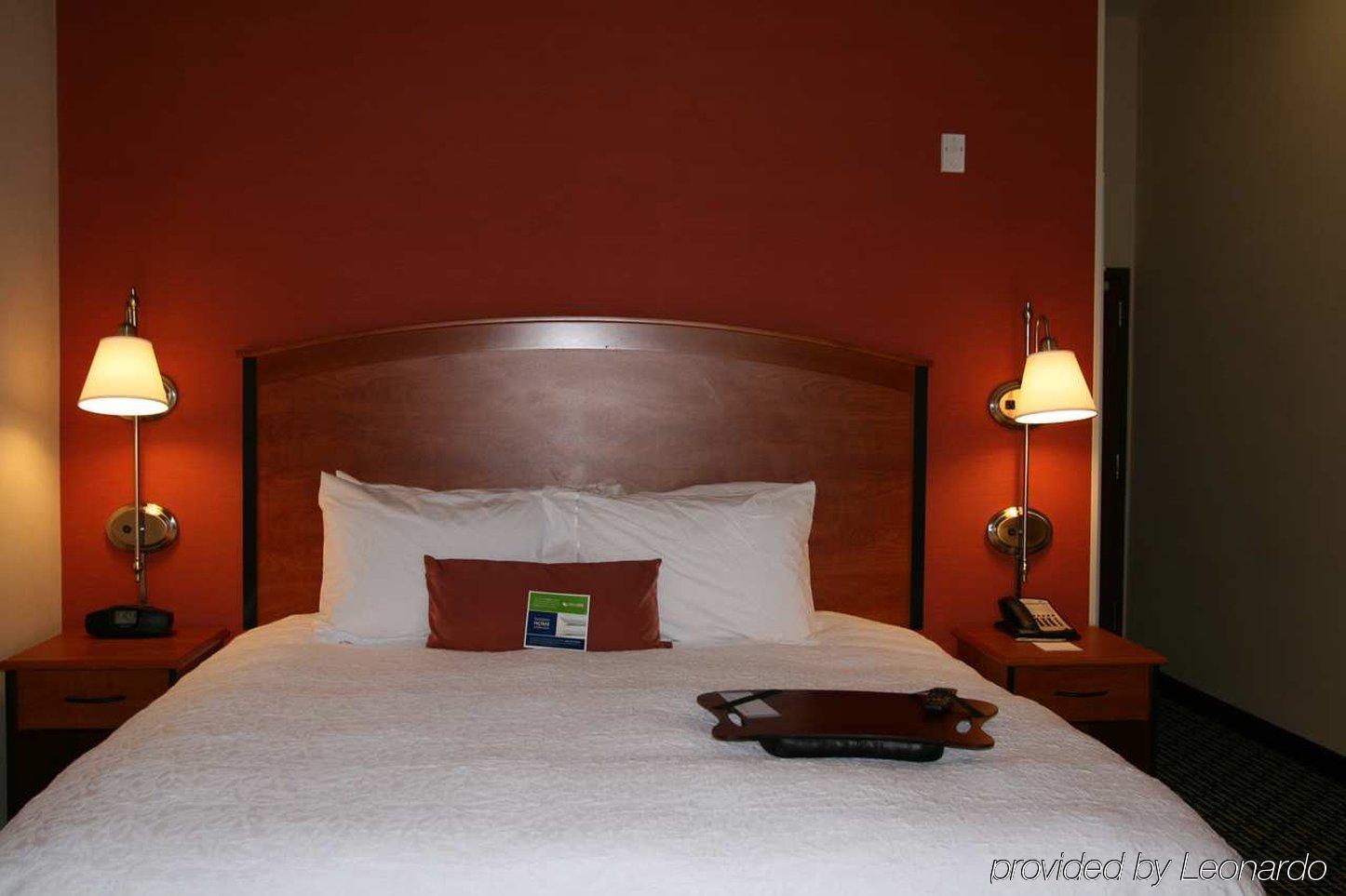 Hampton Inn & Suites Риджкрест Номер фото
